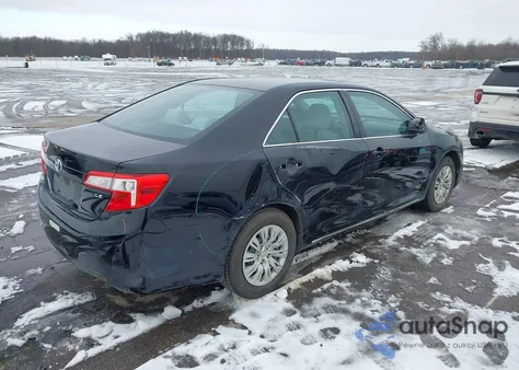2013 Toyota Camry Le z USA, uszkodzony, nr VIN 4T4BF1FK5DR326124